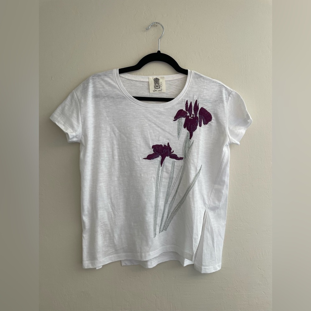 NWOT Unique Orchid Embroidered White TShirt with Side Slit Detail